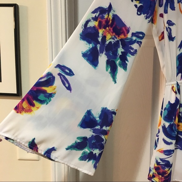 Show Me Your Mumu Red Rocks Floral Romper in Petal Pink Bell Sleeve Medium - Picture 7 of 11